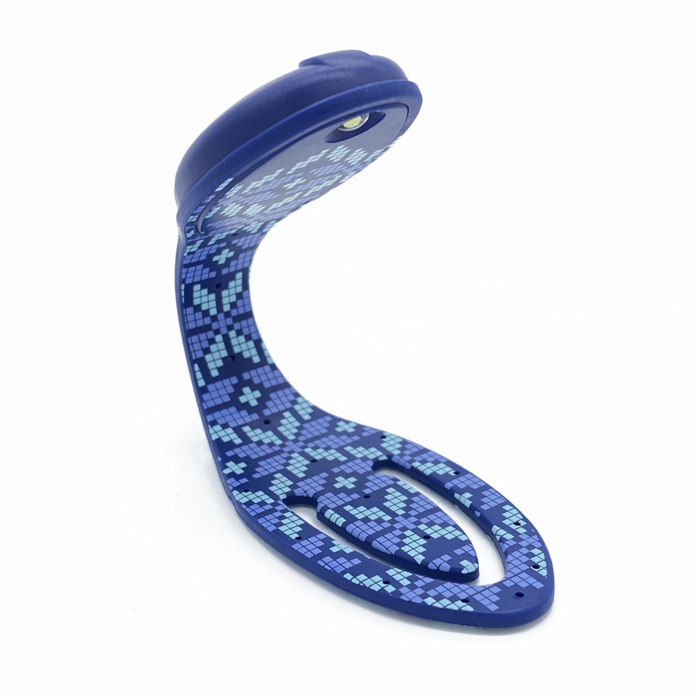 5060213016613_1 Flexilight Leselicht (Icelandic Blue) - 2 in 1 Leselampe & Lesezeichen - Geschenk für Leser, Buchliebhaber - Deutsche Ausgabe